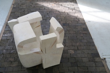 Holzskulptur Wuerfelbluete 1